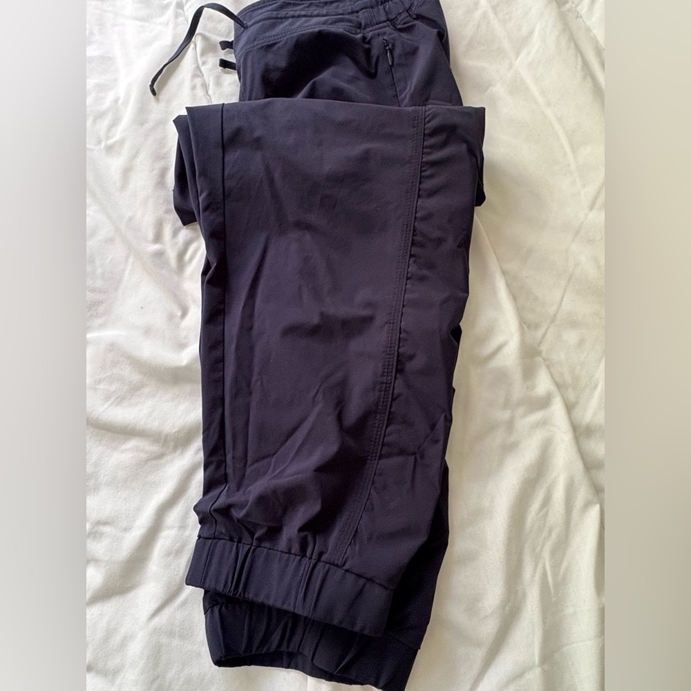 Athleta Navy Ruched Capri - Picture 3 of 3